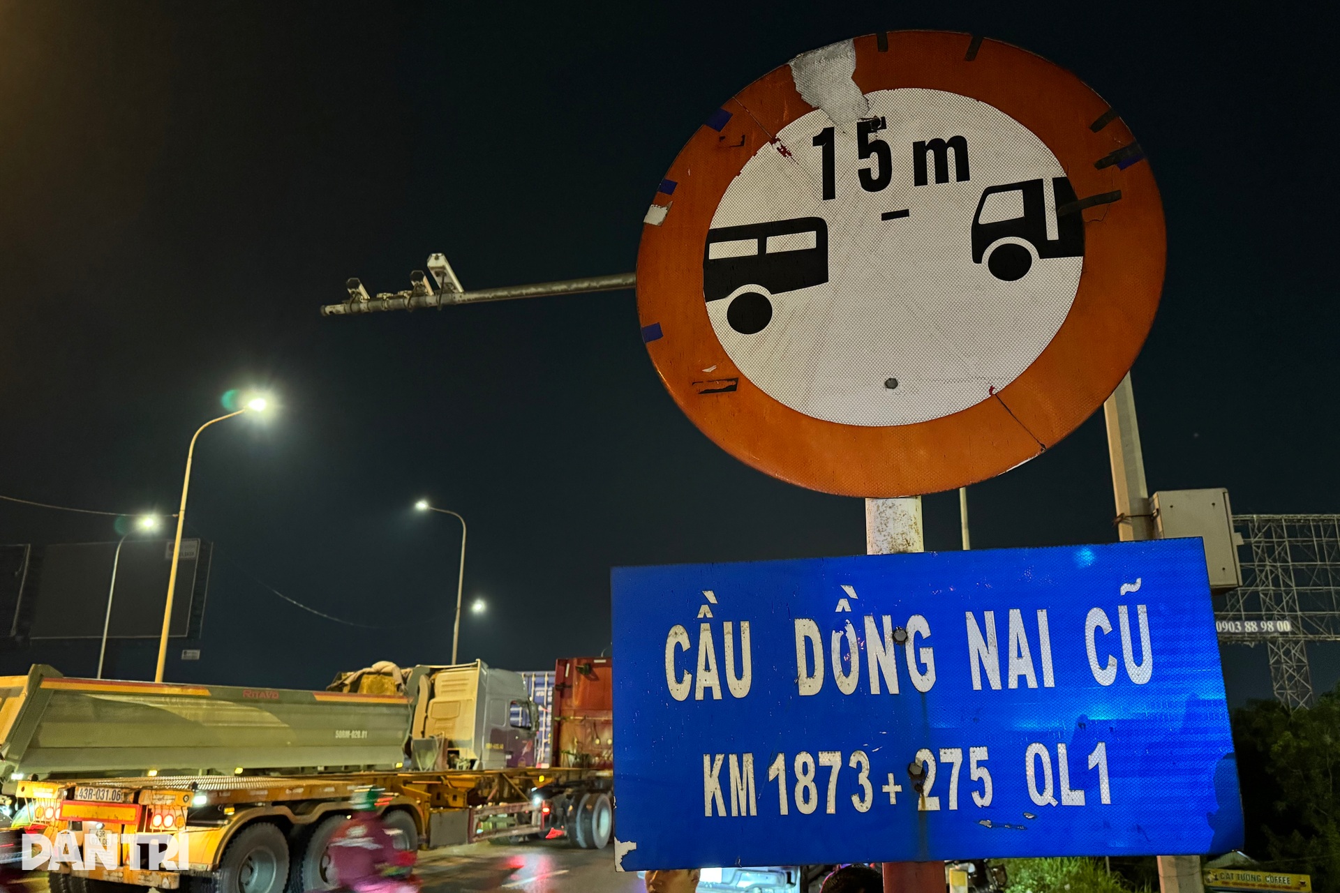 Nhóm thợ lặn trắng đêm dầm mình dưới sông trục vớt ô tô rơi cầu Đồng Nai - 11 Nhóm thợ lặn trắng đêm dầm mình dưới sông trục vớt ô tô rơi cầu Đồng Nai - 11