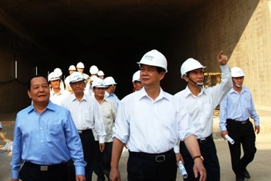 Thủ tướng thăm hầm dìm Thủ Thiêm