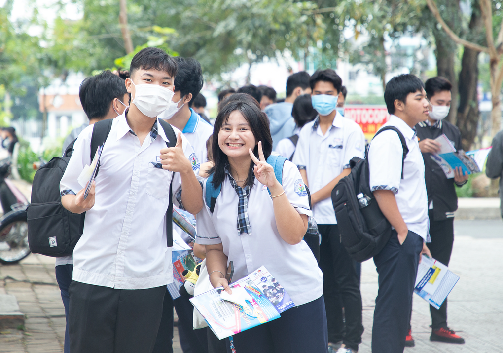 Có học sinh đăng ký cả trăm nguyện vọng vào đại học - 4 Có học sinh đăng ký cả trăm nguyện vọng vào đại học - 4