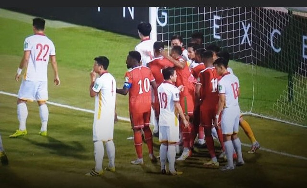 CĐV châu Á: VAR không công bằng đối với đội tuyển Việt Nam - 2 CĐV châu Á: VAR không công bằng đối với đội tuyển Việt Nam - 2