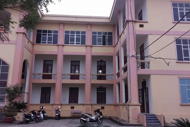 Hiệu phó không học, không thi vẫn có bằng nghề