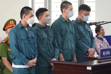 Đang ngủ trên võng, người đàn ông bị chém nhầm đến tử vong