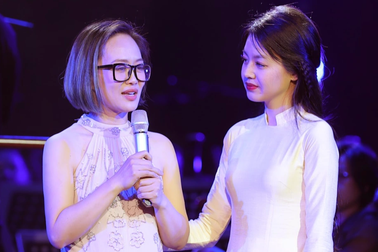 Nghệ sĩ, khán giả khóc trong đêm nhạc Phú Quang "Mới thôi mà đã một đời"