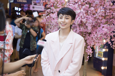 Gil Lê bối rối cực đáng yêu khi fan gọi là… chị