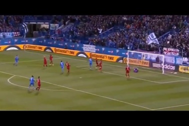 Drgoba lập cú đúp đánh gót trong 2 phút