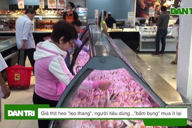 Giá thịt heo "leo thang", người dân TPHCM..."bấm bụng" mua ít lại