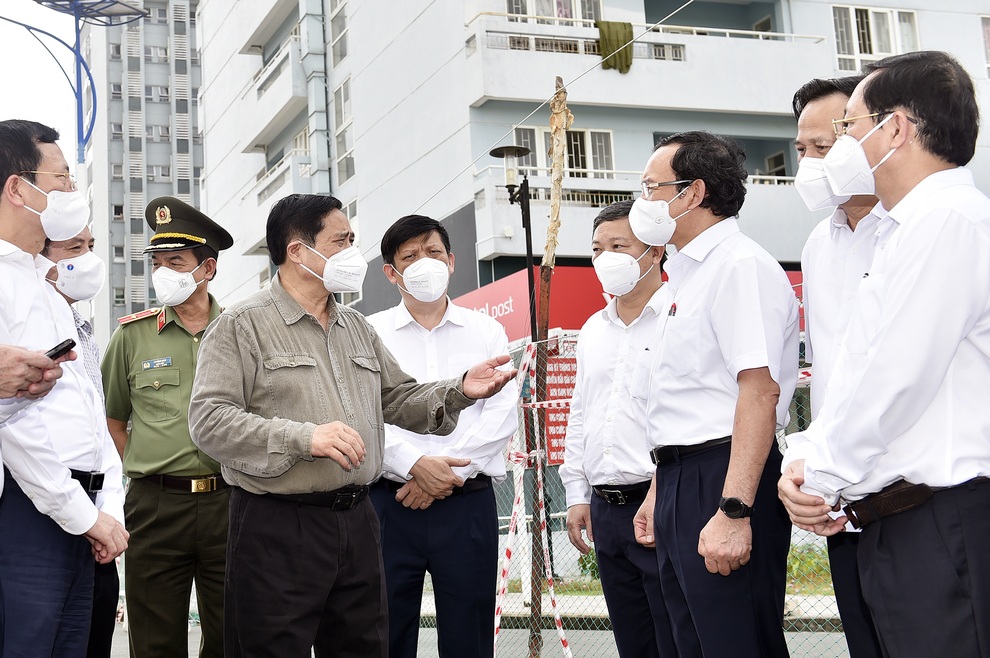 Thủ tướng: Vận động người dân TPHCM hiểu, bình tĩnh khi cách ly xã hội - 1 Thủ tướng: Vận động người dân TPHCM hiểu, bình tĩnh khi cách ly xã hội - 1