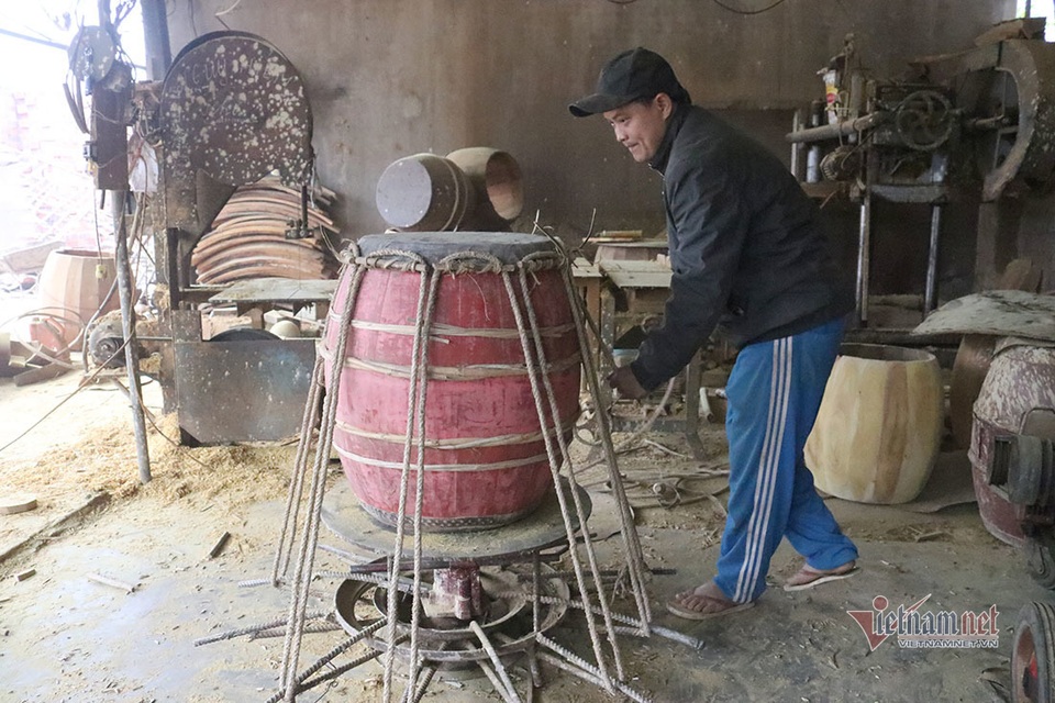 Hậu duệ 9 đời làm trống lý giải bí quyết chọn da trâu - 4