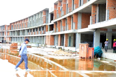 Cưỡng chế công trình sai phạm trong sân golf Đồi Cù: Bất ngờ phút cuối