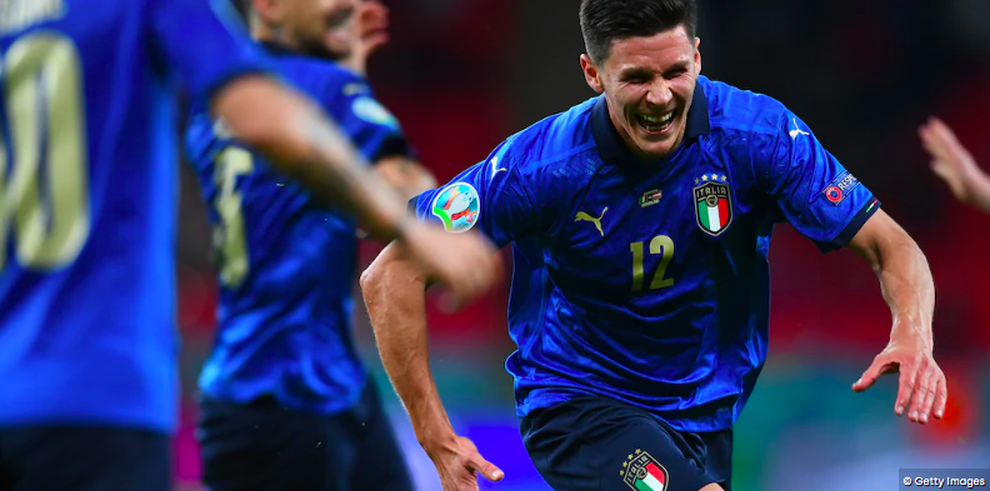 Cảm xúc vỡ òa của đội tuyển Italia sau trận thắng nghẹt thở trước Áo - 10