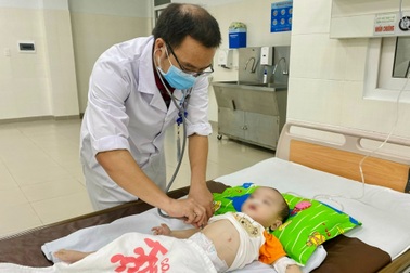 Cứu sống cháu bé 9 tháng tuổi ngưng thở do sặc sữa