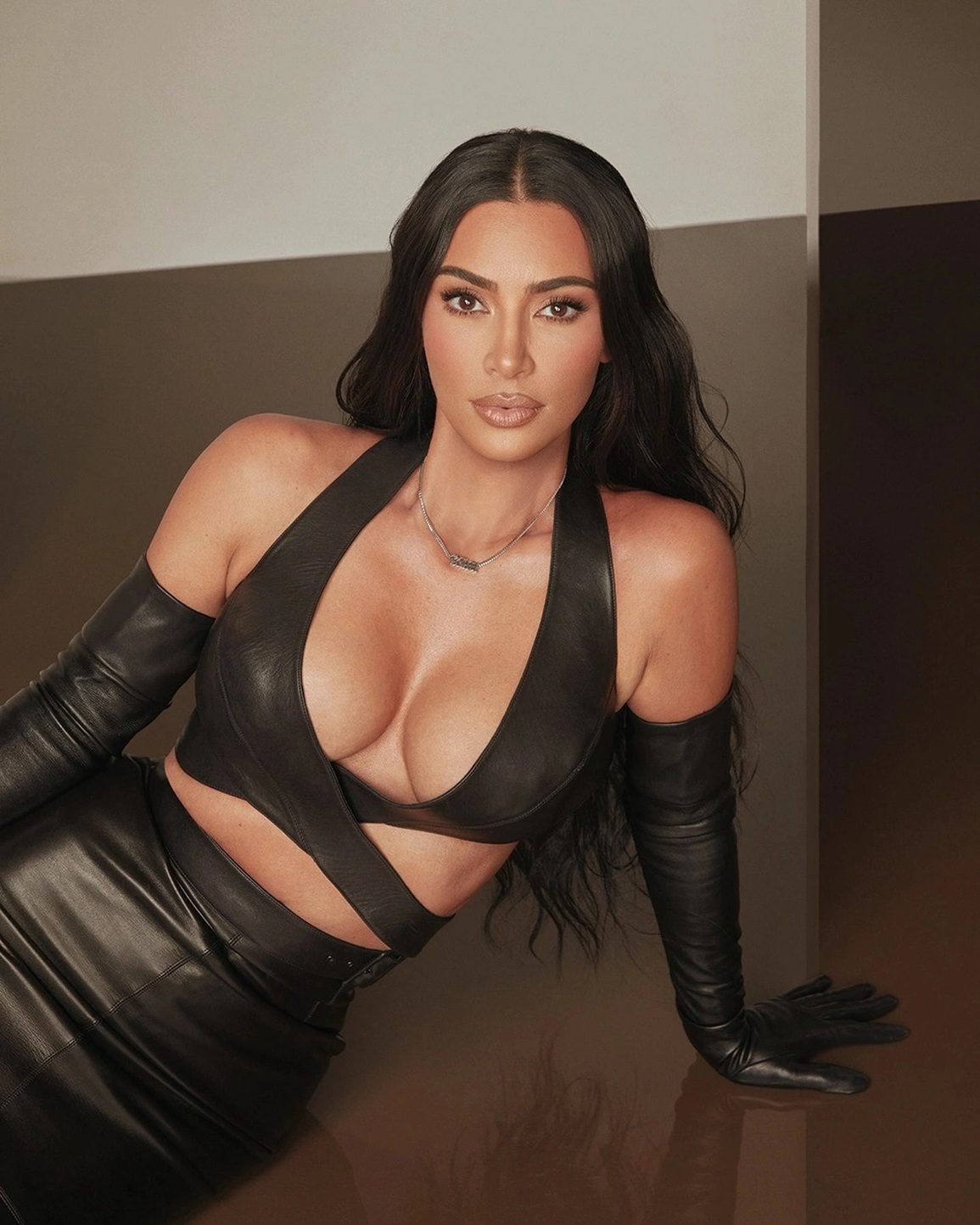 Tỷ phú Kim Kardashian rút lại lời khuyên phụ nữ nhấc mông lên và làm việc - 1 Tỷ phú Kim Kardashian rút lại lời khuyên phụ nữ nhấc mông lên và làm việc - 1