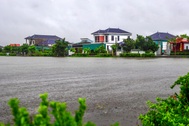 Hai người thương vong khi đi đánh cá giữa mưa lớn