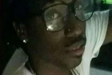 Tử vong vì chụp ảnh “tự sướng” với súng