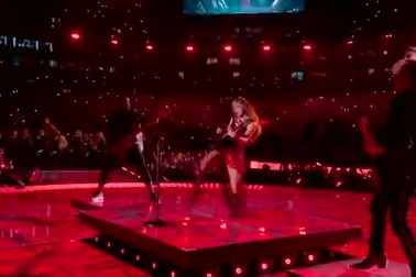 Shakira và Jennifer Lopez biểu diễn tại Super Bowl 2020
