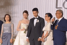 Á hậu Thùy Dung khóc nức nở trong đám cưới với chồng doanh nhân