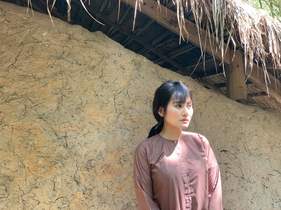 Ngọc Lan hoảng hốt khi nhìn thấy khuôn mặt bị tạt axit trong gương - 1 Ngọc Lan hoảng hốt khi nhìn thấy khuôn mặt bị tạt axit trong gương - 1