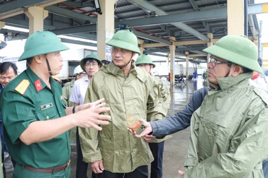 Thủ tướng yêu cầu hoãn các cuộc họp chưa cần thiết để ứng phó bão lũ