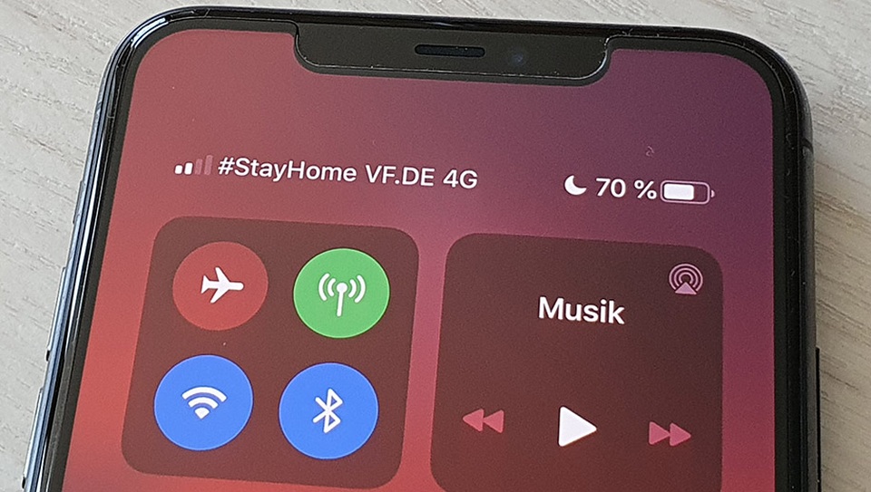 Người dùng nhận được thông điệp Stay Home trên điện thoại iPhone - 2 Người dùng nhận được thông điệp Stay Home trên điện thoại iPhone - 2