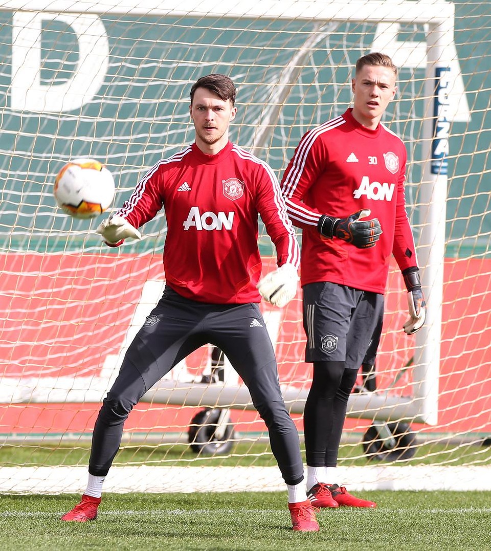 Man Utd tập rất sung trước giờ lên đường sang Áo - 16 Man Utd tập rất sung trước giờ lên đường sang Áo - 16