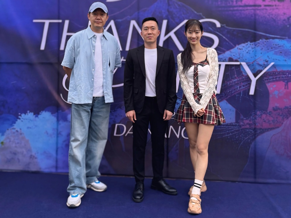 Tài tử Park Sung Woong thích ăn bún chả, nói về khả năng hợp tác với Lý Hải - 2 Tài tử Park Sung Woong thích ăn bún chả, nói về khả năng hợp tác với Lý Hải - 2