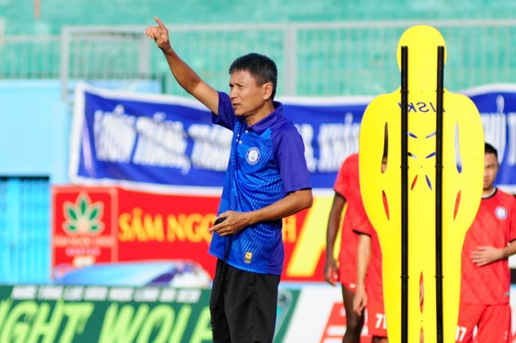 HLV CLB Khánh Hòa từ chức sau thất bại ở V-League - 1 HLV CLB Khánh Hòa từ chức sau thất bại ở V-League - 1