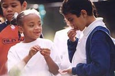 Ngạc nhiên thế giới “tình yêu” con nít