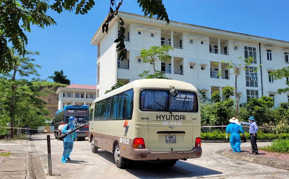 Yên Bái, Lào Cai đón gần 1.000 người lao động từ Bắc Giang trở về - 1 Yên Bái, Lào Cai đón gần 1.000 người lao động từ Bắc Giang trở về - 1