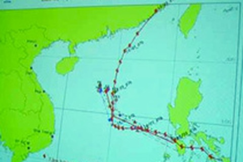 Thuyền trưởng các tàu thoát nạn vẽ lại tọa độ gặp bão Chanchu