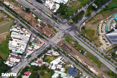 Trả lại lối đi tại giao lộ Nguyễn Văn Linh ở TPHCM cuối tháng 9