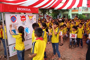 Giáo dục ATGT cho học sinh tiểu học: Muốn trò giỏi, trước hết thầy phải tốt