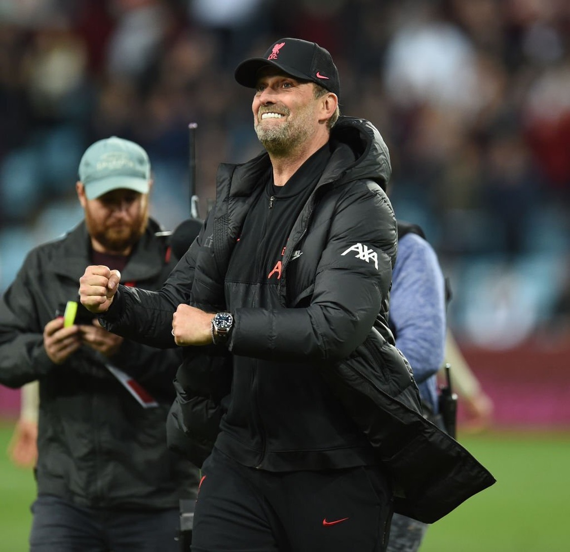 Liverpool áp sát Man City sau chiến thắng ở Villa Park - 1 Liverpool áp sát Man City sau chiến thắng ở Villa Park - 1
