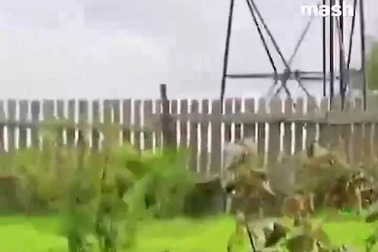 Khoảnh khắc máy bay được cho là chở thủ lĩnh Wagner rơi