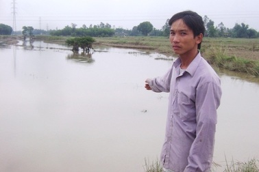 Chàng thanh niên dũng cảm cứu 2 nữ sinh thoát dòng nước lũ