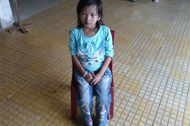 Em bé người dân tộc Vân Kiều đang rất cần được giúp đỡ