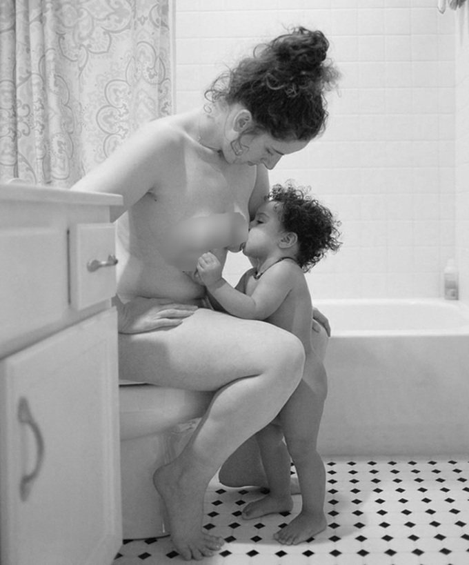 Làm mẹ đồng nghĩa với việc bạn có thể làm nhiều việc cùng một lúc.