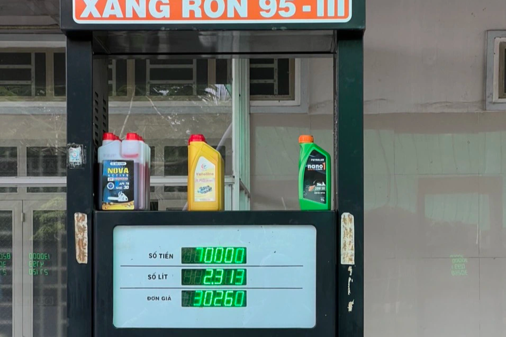 Xử lý hàng trăm vụ vi phạm về xăng dầu - 1