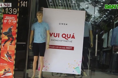 Cuộc chạy đua khuyến mại, giảm giá trên phố thời trang Hà Nội