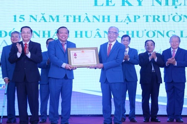 Trường ĐH tư thục đầu tiên ở ĐBSCL nhận Huân chương Lao động hạng ba