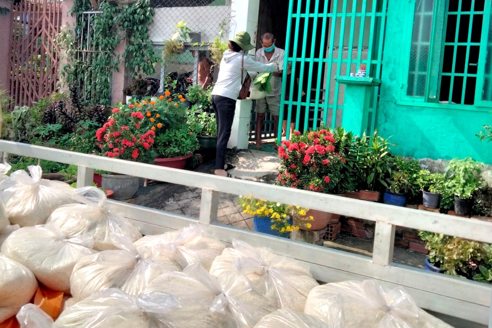 Chuyển hàng nghìn tấn gạo đến khu vực khóa chặt, đông cứng ở Bình Dương - 3 Chuyển hàng nghìn tấn gạo đến khu vực khóa chặt, đông cứng ở Bình Dương - 3