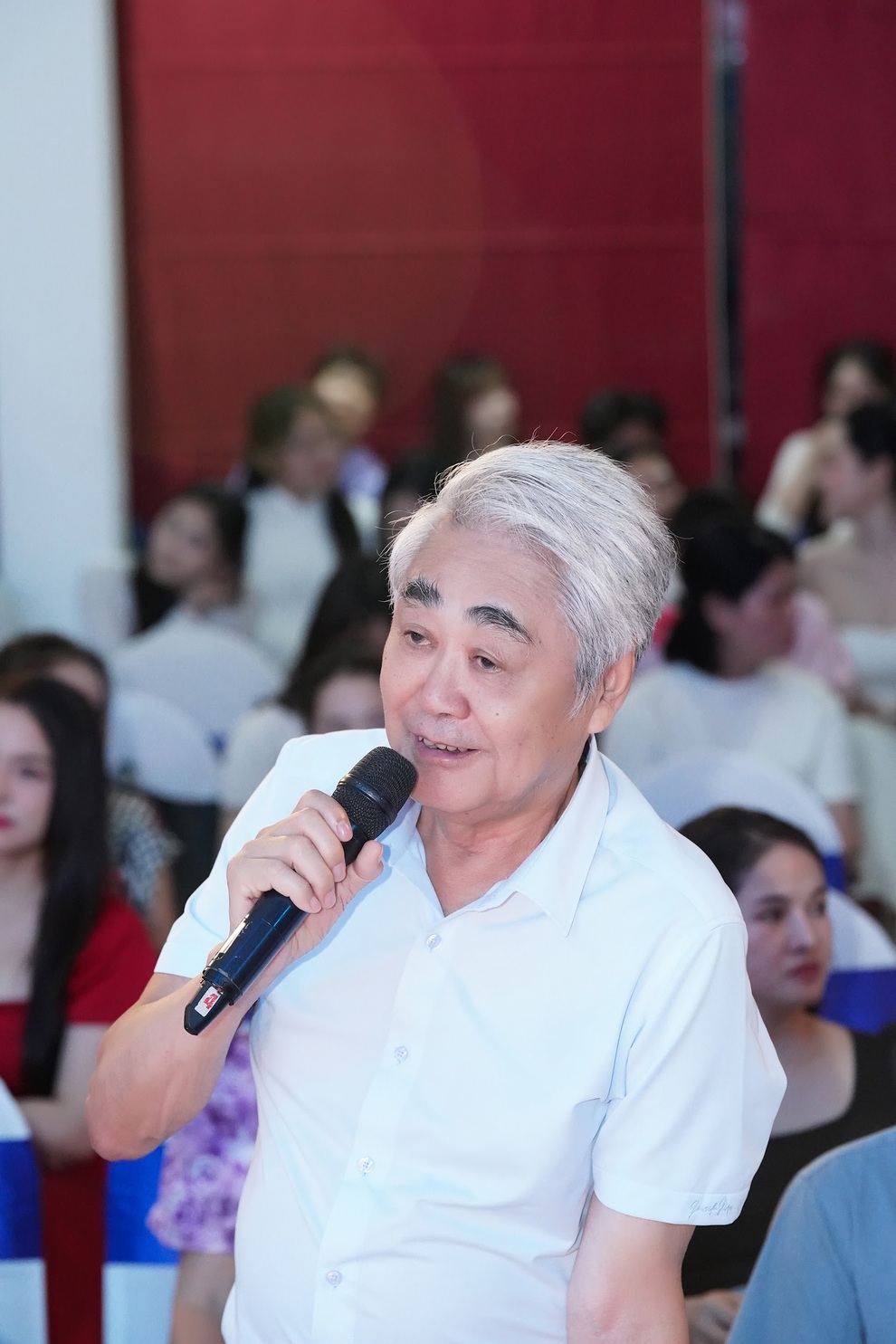 Sao Mai Khánh Ly: “Tôi hát vì lòng yêu nước, không theo trào lưu” - 4 Sao Mai Khánh Ly: “Tôi hát vì lòng yêu nước, không theo trào lưu” - 4