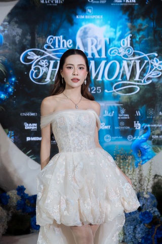 "Mỹ nhân đẹp nhất Philippines" làm vedette sàn thời trang Việt Nam - 9