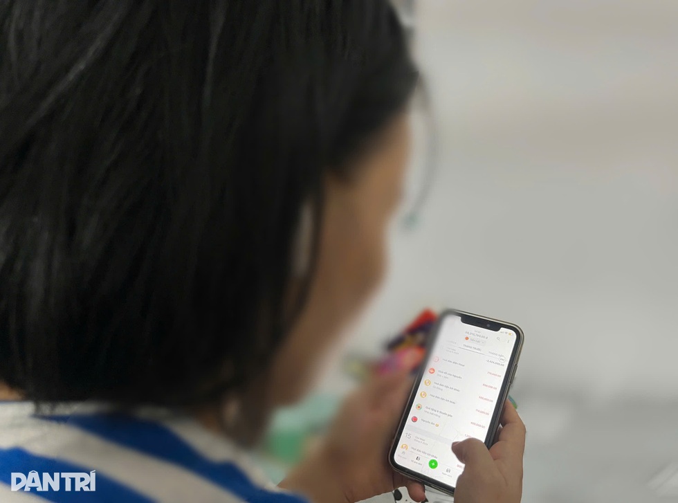 3 thế hệ chen chúc trong phòng trọ ở Hà Nội, làm 10 năm không mua nổi nhà - 3 3 thế hệ chen chúc trong phòng trọ ở Hà Nội, làm 10 năm không mua nổi nhà - 3