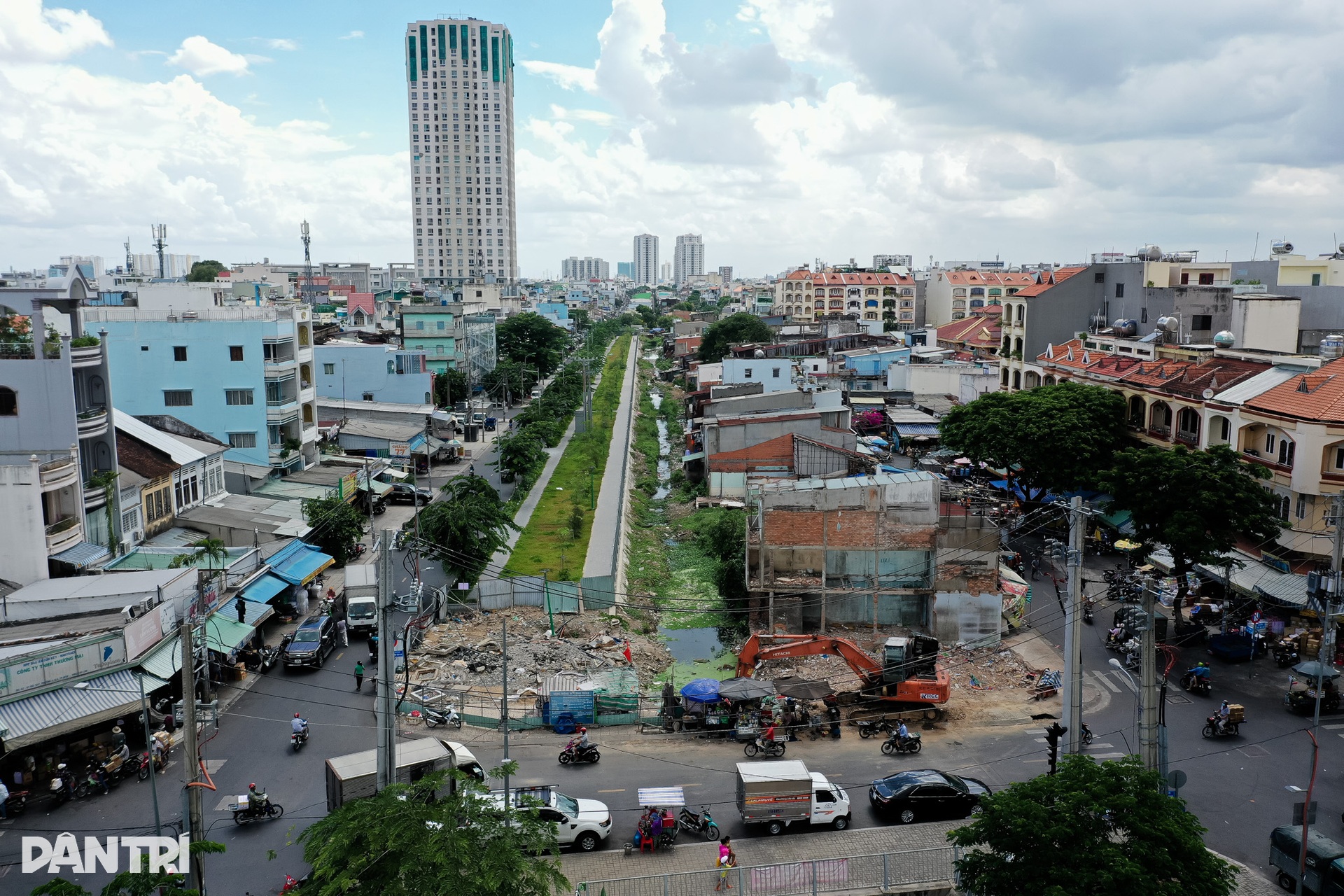 Cuộc sống bên dòng kênh Hàng Bàng ô nhiễm ở TPHCM - 1 Cuộc sống bên dòng kênh Hàng Bàng ô nhiễm ở TPHCM - 1