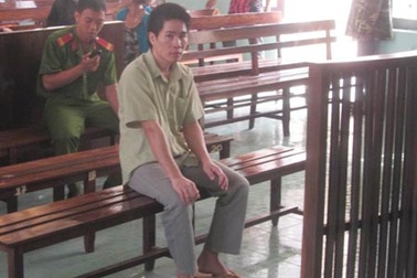 Không cho bán xe, đâm em, giết mẹ