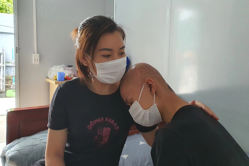 Xót xa cảnh chàng trai 15 tuổi, 3 lần phẫu thuật khẩn cầu sự giúp đỡ - 3 Xót xa cảnh chàng trai 15 tuổi, 3 lần phẫu thuật khẩn cầu sự giúp đỡ - 3