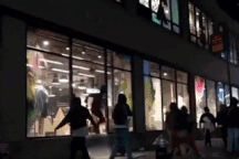 Mỹ nhức nhối nạn cướp bóc, bạo loạn trên danh nghĩa biểu tình