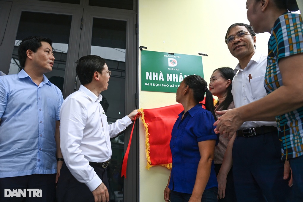 Nhà Nhân ái thắp sáng hy vọng của người mẹ nghèo bệnh tật vùng đất Tổ - 1 Nhà Nhân ái thắp sáng hy vọng của người mẹ nghèo bệnh tật vùng đất Tổ - 1