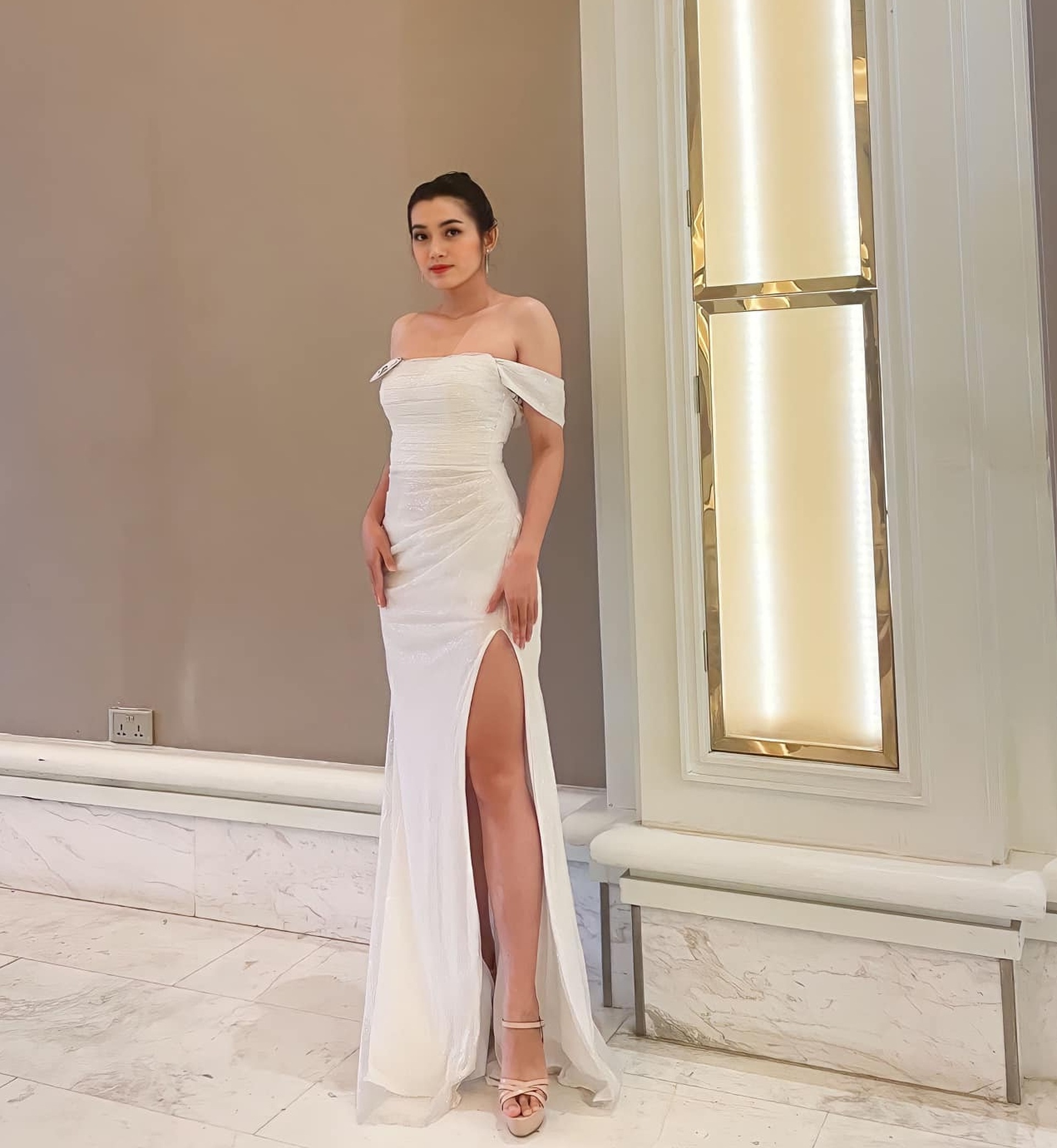 Nữ hạ sĩ xinh đẹp gây sốt khi diễu binh: Cao 1,7m, từng vào top 15 hoa hậu - 7 Nữ hạ sĩ xinh đẹp gây sốt khi diễu binh: Cao 1,7m, từng vào top 15 hoa hậu - 7