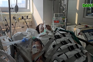 Tết cận kề, gia đình người mẹ quê Điện Biên kiệt quệ giữa nỗi đau cứu con